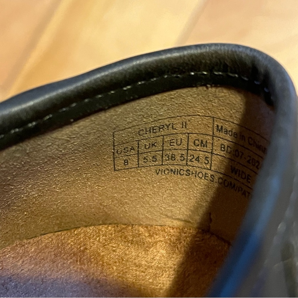 Vionic Cheryl II Leather slip on penny loafers in dark khaki size 8 wide - Picture 8 of 12